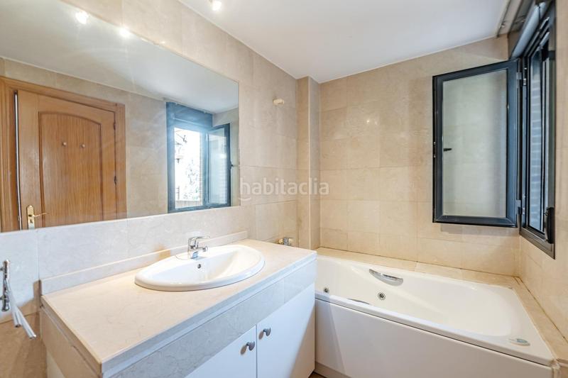 Foto 07606bac-bfc3-474e-9f63-e0fbdb310039. Casa aparellada amb calefacció aparcament piscina a Pozuelo de Alarcón