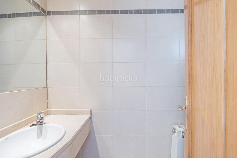 Foto 111ce20f-3643-4b73-b0ca-92872cf12276. Casa aparellada amb calefacció aparcament piscina a Pozuelo de Alarcón