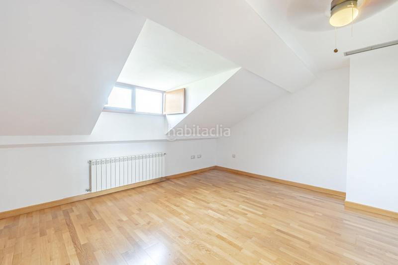 Foto 563e1e5d-9590-4051-b183-c6790e06f96c. Casa aparellada amb calefacció aparcament piscina a Pozuelo de Alarcón