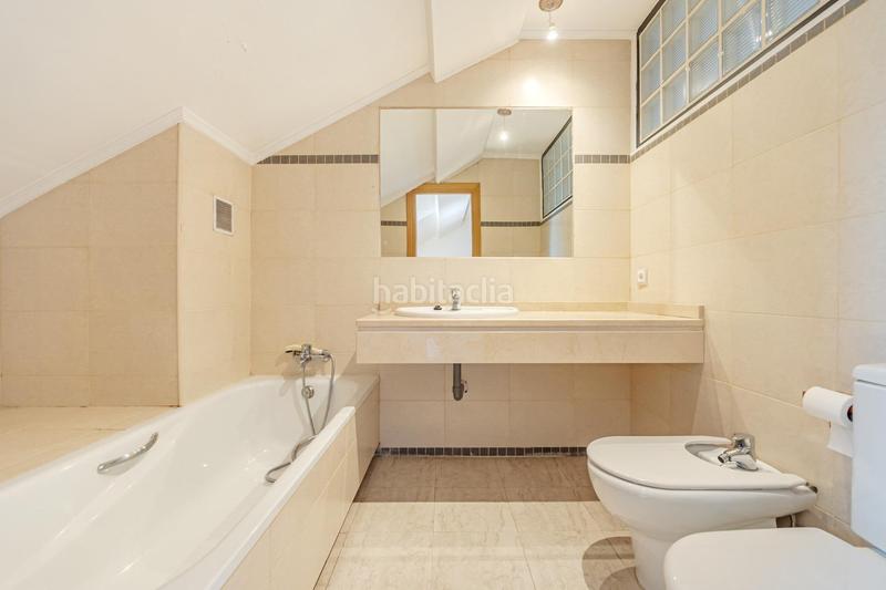 Foto cf34848b-a92e-46a4-bc70-d20e7a4081c1. Casa aparellada amb calefacció aparcament piscina a Pozuelo de Alarcón