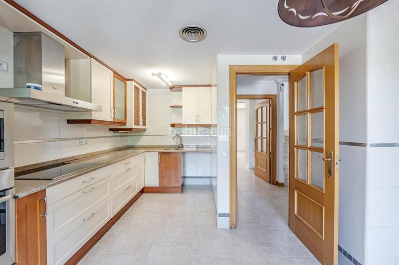 Foto cf9bb746-7391-4b6c-b369-42c058e05b26. Casa aparellada amb calefacció aparcament piscina a Pozuelo de Alarcón