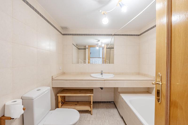 Foto f89a972d-5798-417e-975f-c4e3e6c950a2. Casa aparellada amb calefacció aparcament piscina a Pozuelo de Alarcón