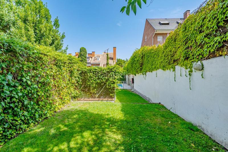 Foto 48c4aa38-2407-4e7c-811e-661835a10827. Casa bifamiliare con riscaldamento parcheggio piscina in Pozuelo de Alarcón