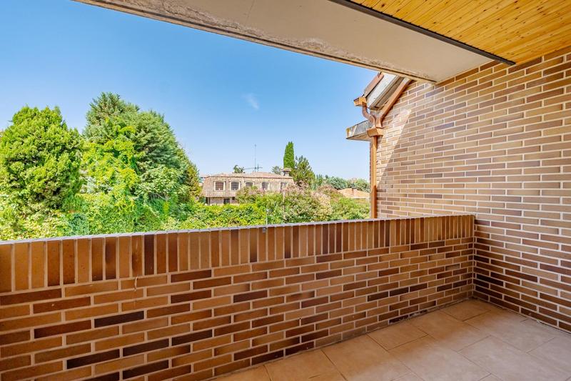 Foto 6ce23be0-4e93-4738-99ed-986b83cef14a. Casa bifamiliare con riscaldamento parcheggio piscina in Pozuelo de Alarcón