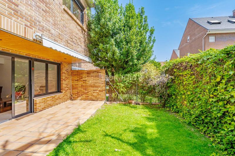 Foto 9937d9da-7b8e-4e4f-9481-73ec78f124ee. Casa bifamiliare con riscaldamento parcheggio piscina in Pozuelo de Alarcón