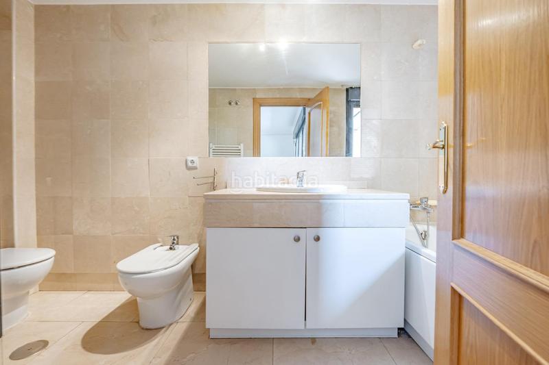 Foto eedc517c-b835-481f-bf3d-5279670512c7. Casa bifamiliare con riscaldamento parcheggio piscina in Pozuelo de Alarcón