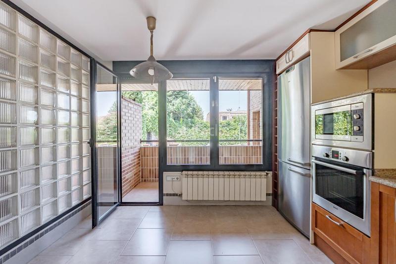 Foto d8793fc5-fca1-4fb4-8cb8-708b19898638. Maison jumelée avec chauffage parking piscine dans Estación Pozuelo de Alarcón