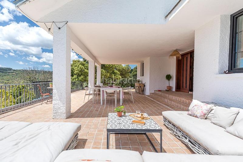 Foto af35bbca-ae7d-4046-884d-b15fef2f2458. Chalet mit heizung parking pool in El Gasco Torrelodones