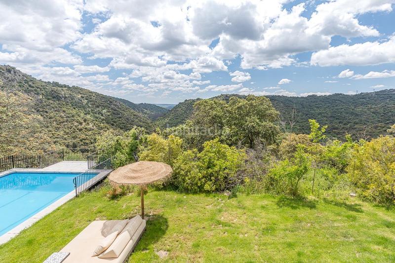 Foto f4e25137-e19e-46f0-bfb0-c949fc9e844d. Chalet avec chauffage parking piscine dans El Gasco Torrelodones