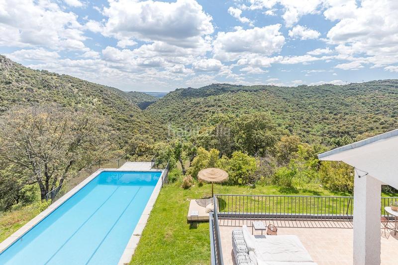Foto 851e5724-8366-49a8-9e45-64f1096cdc1d. Chalet en El Gasco Torrelodones