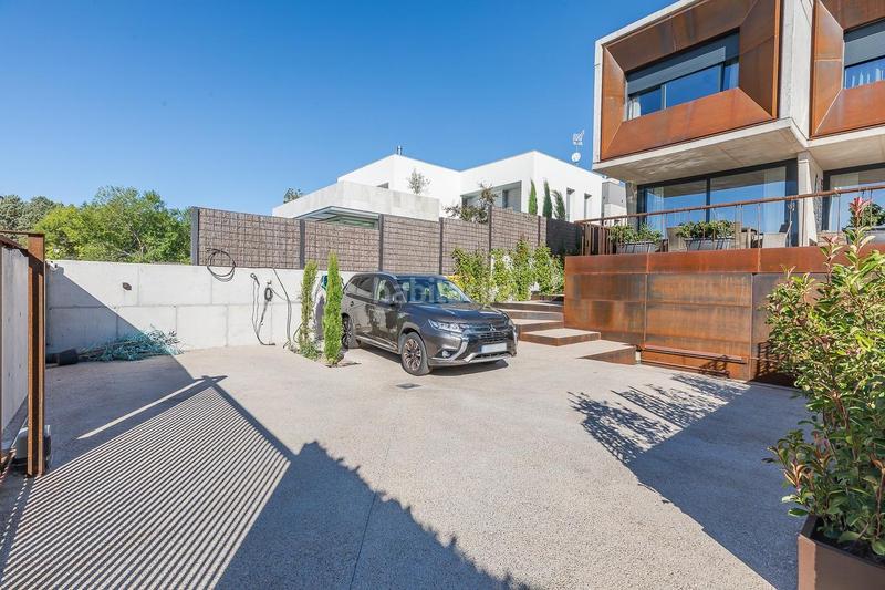 Foto d972e79e-9082-45e0-b0e4-8ad1d09523c6. Chalet mit heizung parking pool in Casco Antiguo Torrelodones