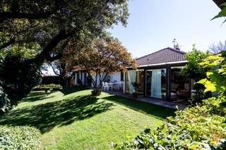 Chalet in Villafranca del Castillo. Exclusivo chalet en villafranca del castillo con porche, piscina