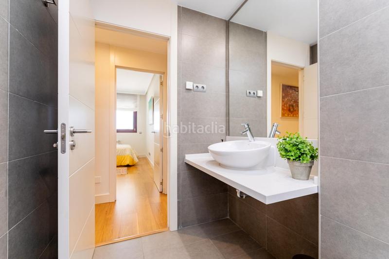 Foto 56a38196-f281-4d5d-a7f9-e51e1a0dfb99. Lloguer pis amb calefacció aparcament piscina a Monte el Pilar Majadahonda