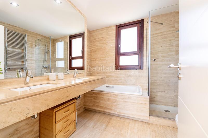 Foto 0565da31-7be6-41fb-b8b4-a6e5b34d65fc. Rent flat with heating parking pool in Monte el Pilar Majadahonda