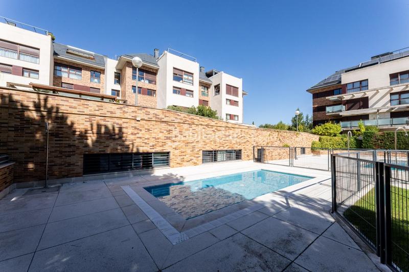 Foto 80190512-ed66-44e4-b2f4-cf972e6a41d7. Rent flat with heating parking pool in Monte el Pilar Majadahonda
