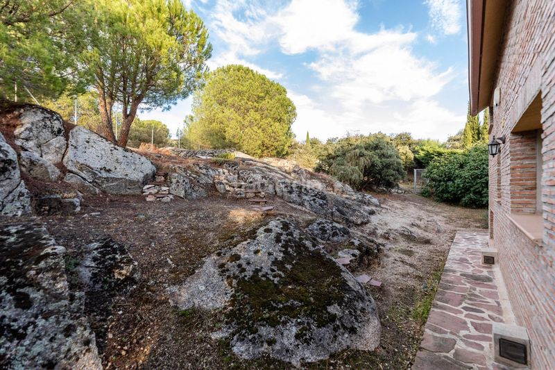 Foto 406b3199-f75f-4630-be04-08f66a0d7030. Xalet amb calefacció aparcament piscina a Casco Antiguo Torrelodones