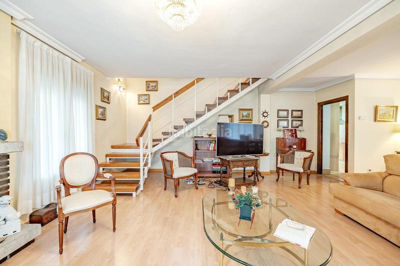 Foto 0d2b55df-c1f3-43d9-9e85-6c4767cdb9a4. Chalet with heating parking in Alpedrete