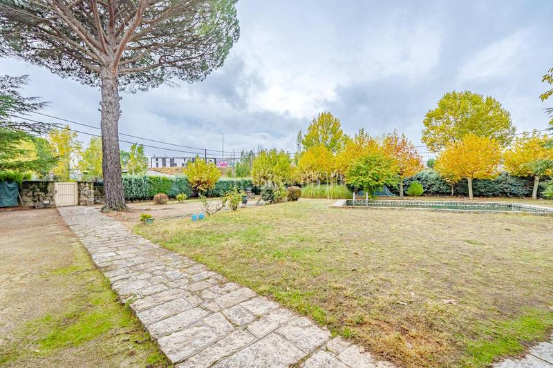 Foto 38c3396d-f7d5-419a-ae77-94cc8d066321. Chalet with heating parking in Alpedrete