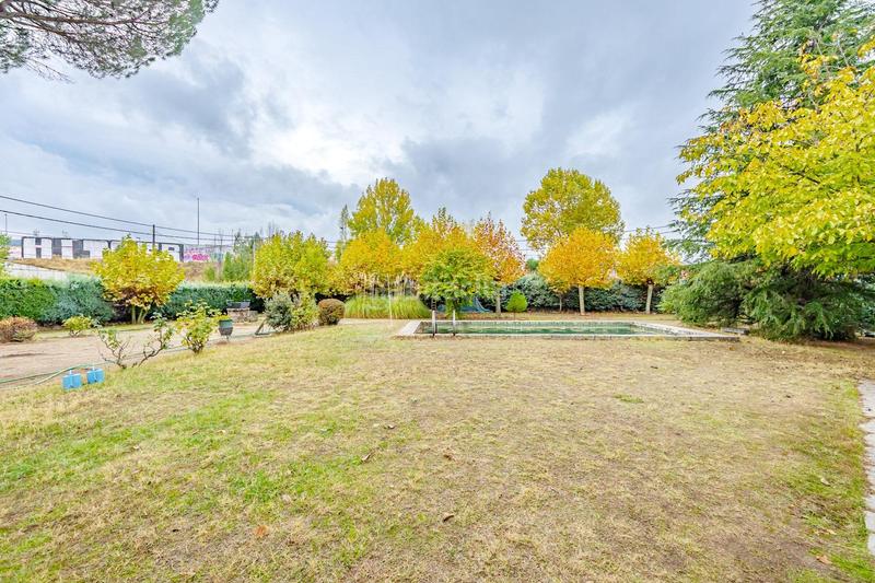 Foto 605c9b88-2817-447e-8e47-1ed0c67f2358. Chalet with heating parking in Alpedrete