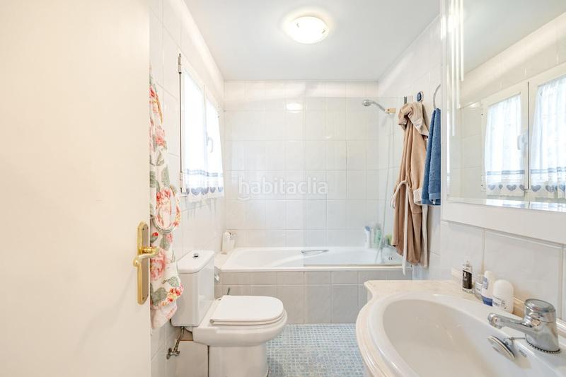 Foto c884467c-d845-4eeb-9bd2-35bb197e0a94. Chalet with heating parking in Alpedrete