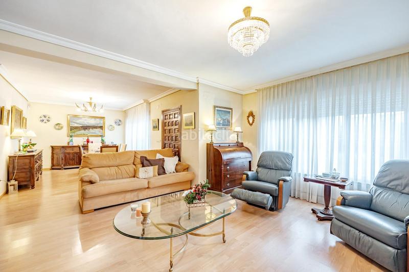 Foto d7ed5037-8b2d-4bb5-b20b-87c2e321515e. Chalet with heating parking in Alpedrete