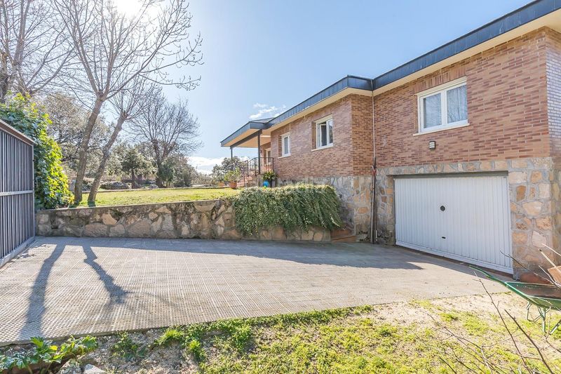 Foto 3ef16c81-6d52-4e58-b3b9-777fa3adc8df. Xalet amb aparcament piscina a Centro-Manguilla Escorial (El)