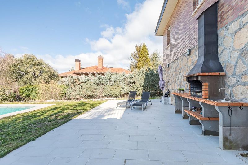 Foto 6e4190ca-33fe-4e3f-bb24-89aaa5114681. Xalet amb aparcament piscina a Centro-Manguilla Escorial (El)