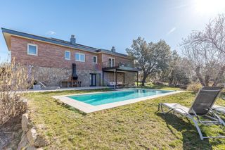 Chalet in Centro-Manguilla. Chalet independiente en una sola planta.