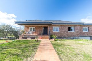 Chalet in Centro-Manguilla. Chalet independiente en una sola planta.