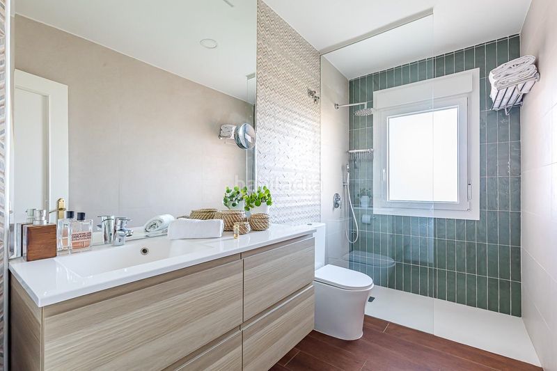 Foto fa0cc56f-e681-459f-830f-be2d70936ead. Xalet amb aparcament piscina a Centro-Manguilla Escorial (El)