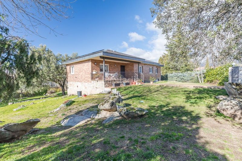 Foto fce7989b-597e-492a-ba02-ec4edb3c8fda. Xalet amb aparcament piscina a Centro-Manguilla Escorial (El)