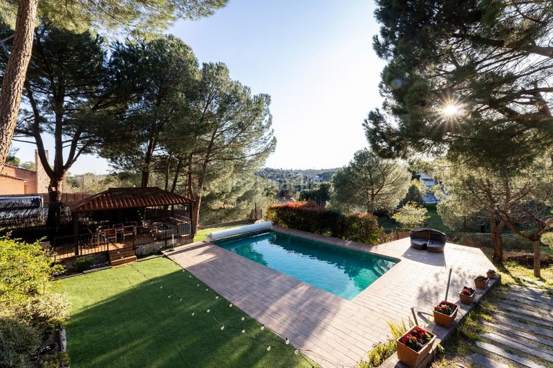 Foto 9ca6aece-7442-4c3a-b4d8-e2fc037e5966. Casa amb calefacció aparcament piscina a El Monte Torrelodones