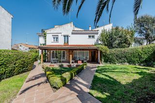 Casa aparellada a Estación. Casa o chalet pareado en pozuelo de alarcón , zona estación, col