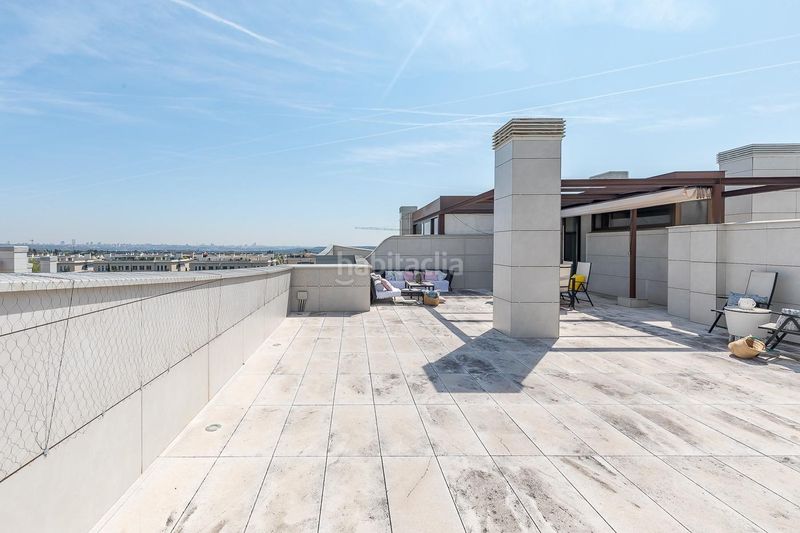 Foto 100da23d-ae06-44ed-bfa7-fa276c515f25. Àtic amb aparcament a Aravaca Madrid