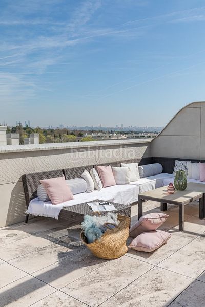 Foto 290672bf-fd0b-4a77-bda6-4f076b2af7e7. Ático  de autor en Aravaca diseño de joaquín torres en Madrid