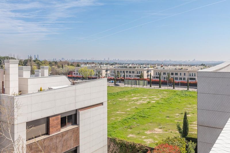 Foto 5d001dd4-de5e-465f-b855-bd9c7c18be6d. Àtic amb aparcament a Aravaca Madrid