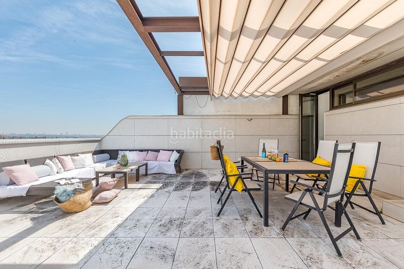 Foto b9f45154-9014-40a7-9ad5-70b52beefc15. Ático  de autor en Aravaca diseño de joaquín torres en Madrid