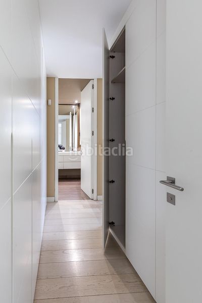 Foto f314885d-7a98-4ca3-9d1d-53fd552fd267. Àtic amb aparcament a Aravaca Madrid