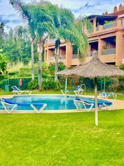 Casa adossada a Benatalaya. Exclusivo bajo con jardín en residencial benatalaya, listo para