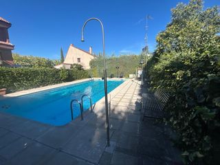 Casa adossada a El Pinar-Punta Galea