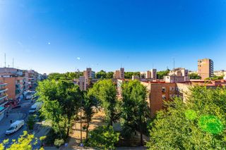 Flat in Moscardó. Amplitud, luz y 3 terrazas en el barrio moscardó