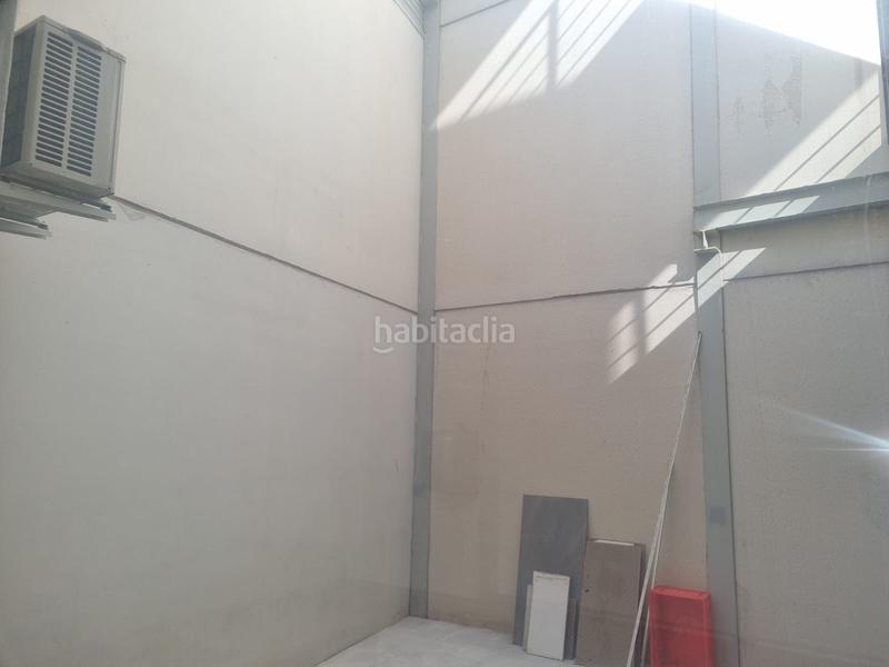 Foto 1e8d4cb2-2d06-4aaa-9b46-3adf4cdc7ce8. Rent industrial building in Campodón-Ventorro del Cano Alcorcón