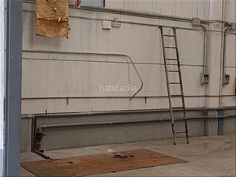 Foto 336c8c9d-b6e0-40dd-9683-cf68d2ae49fb. Rent industrial building in Leganés norte Leganés