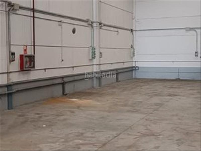Foto d3c46517-cb3b-45d1-b76b-769e8d186e78. Rent industrial building in Leganés norte Leganés