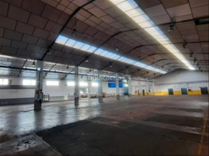 Foto 9894dfae-33e5-4b38-ade1-295b9aa8a493. Rent industrial building in Estación Coslada