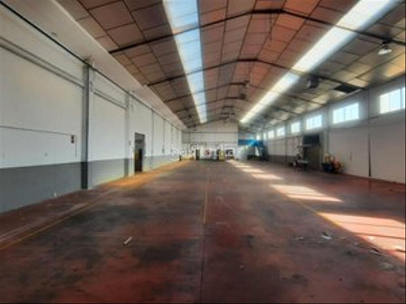 Foto fbd9da1f-ffbe-4844-8314-676d54374b12. Rent industrial building in Estación Coslada
