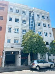 Location Parking voiture à Calle fernández de ribera 24a. Se alquila garaje en sevilla