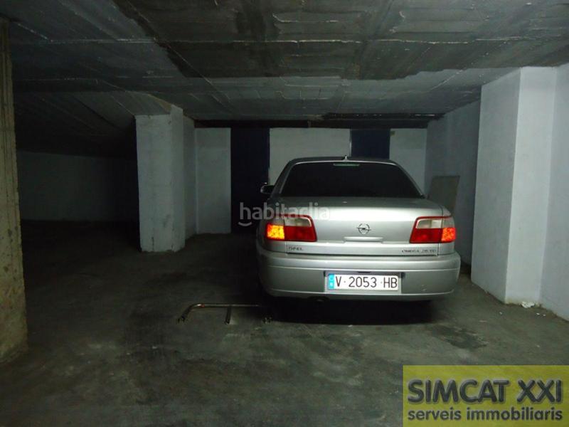 Foto e0108337-e04e-42c4-8daf-8ee91500e800. Posto auto in Centre Figueres