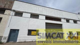 Nau industrial a Poble Nou-Olivar Gran. Figueresnave