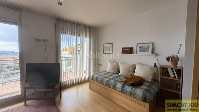 Foto 48879477-fabb-46b5-9fe3-acbc51ddb5fe. Estudi a Poble Nou-Olivar Gran Figueres